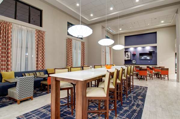 Restaurant - Hampton Inn & Suites Downtown Springfield