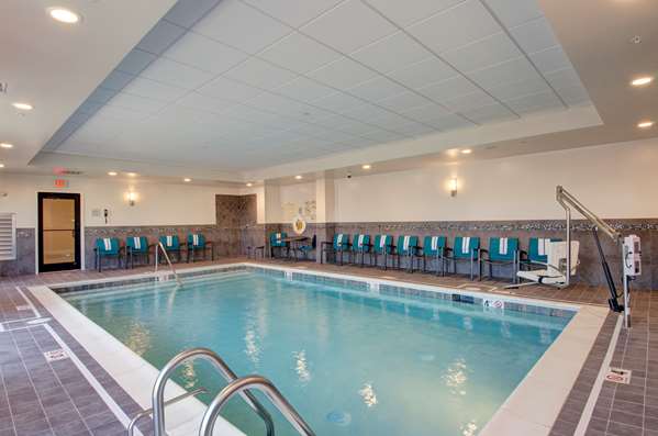 Pool - Hampton Inn & Suites Downtown Springfield