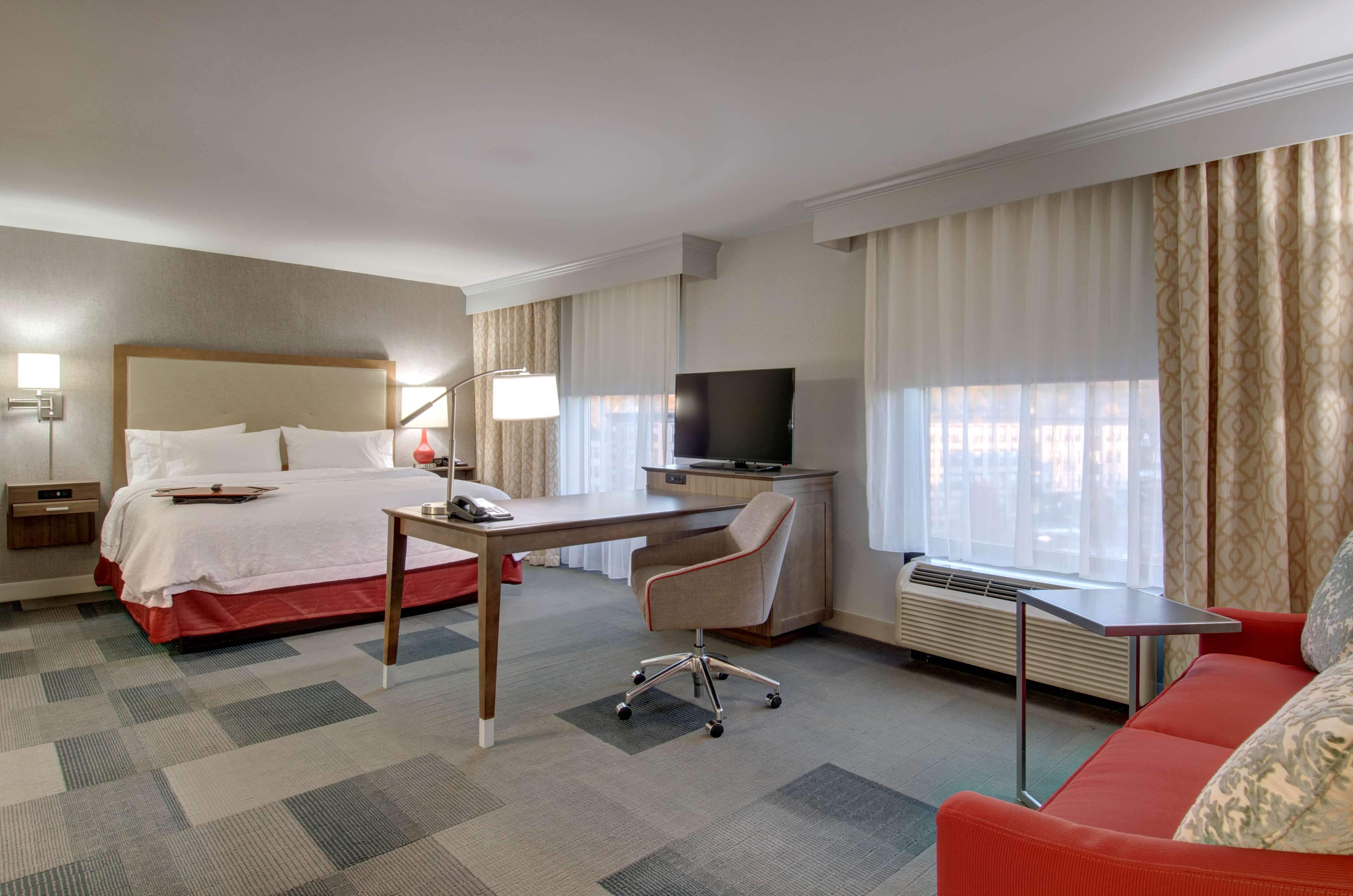 Hampton Inn & Suites Springfield / Downtown Room Type - 1K STDO W/DRINKS-SNACKS NS