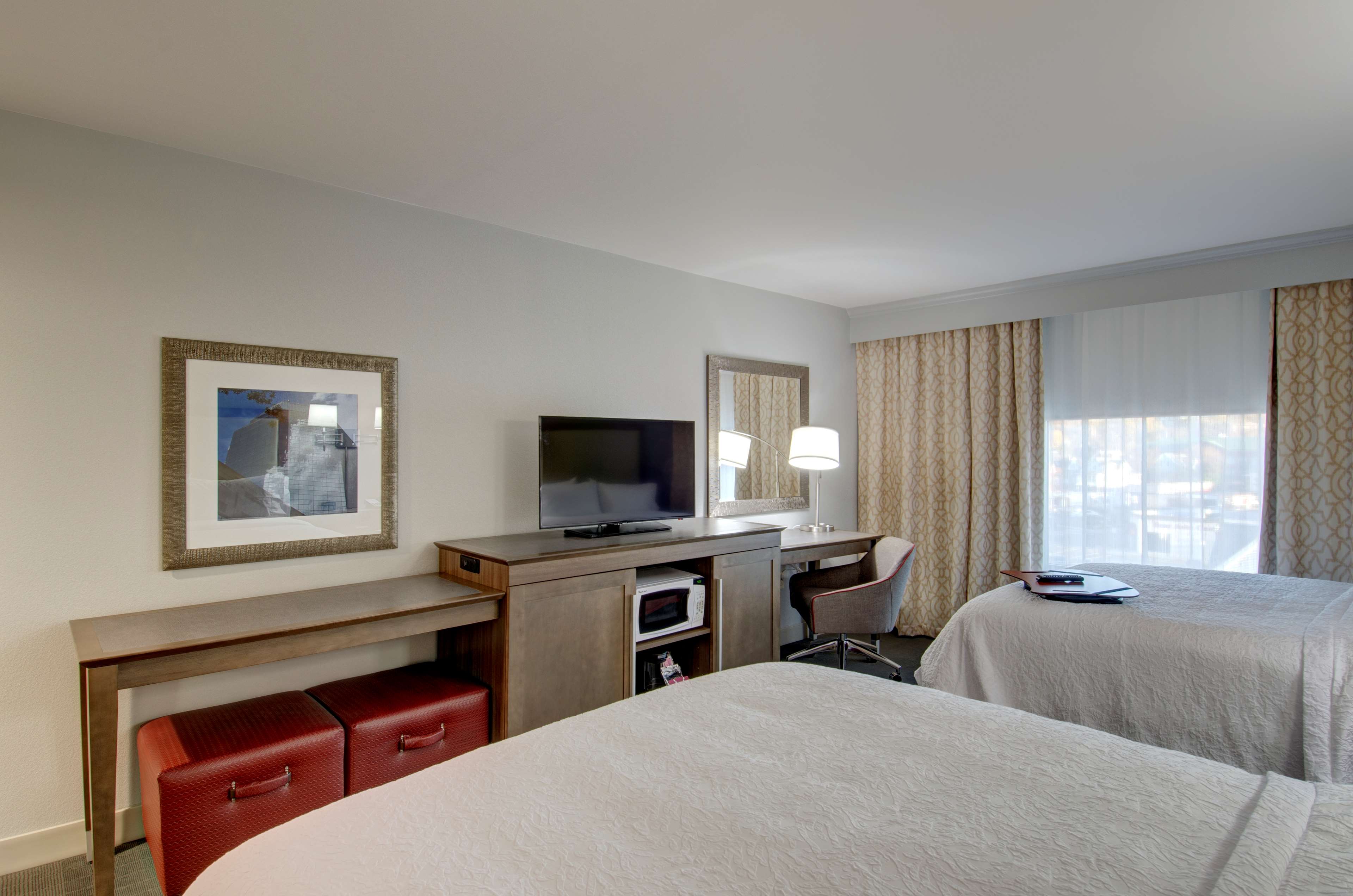 Hampton Inn & Suites Springfield / Downtown Room Type - 2 QNS MICROWV/FRIDGE NS