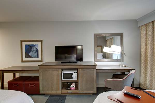  - Hampton Inn & Suites Downtown Springfield