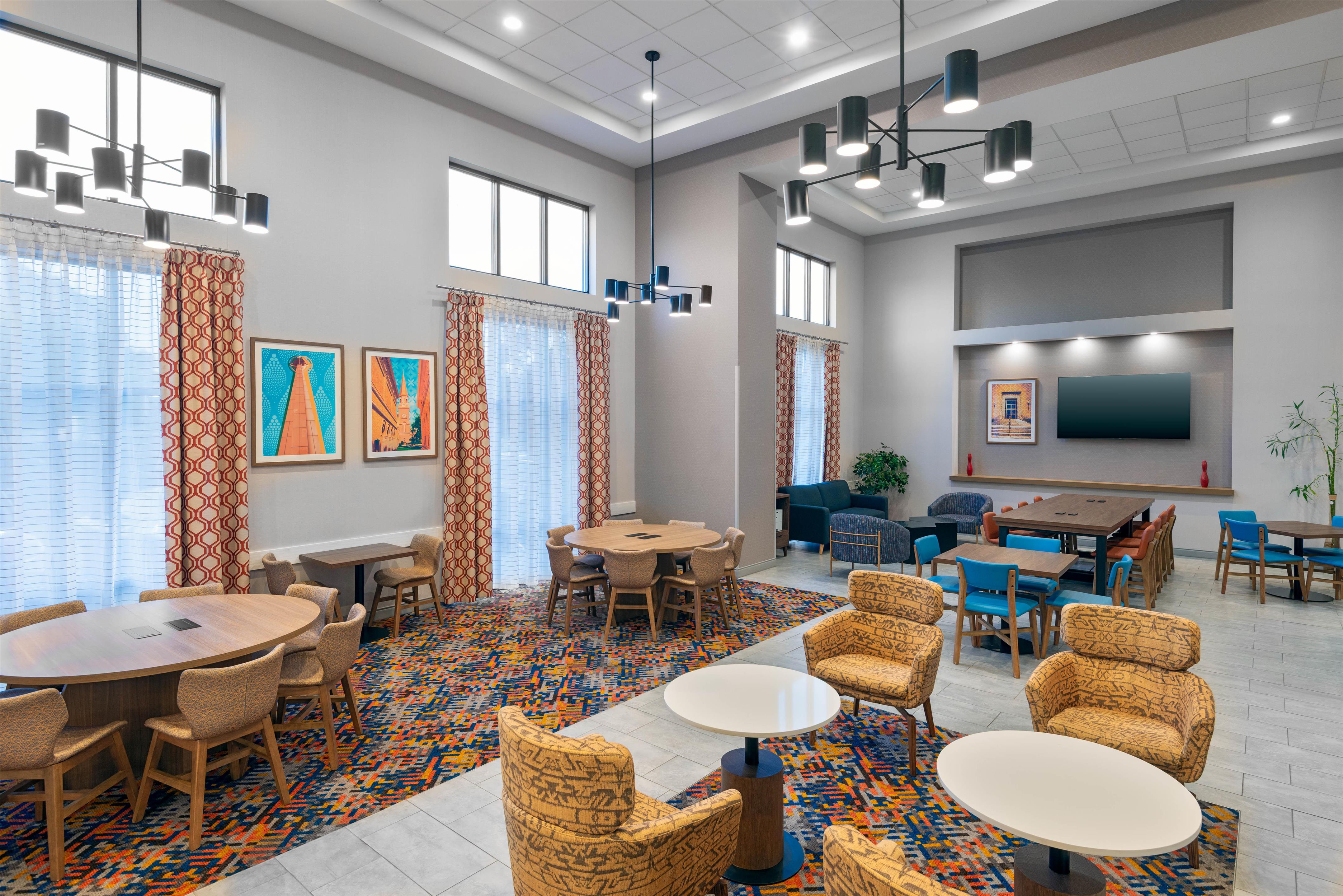 Lobby | Hampton Inn & Suites Springfield/Downtown