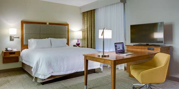  - Hampton Inn & Suites Papermill Drive Knoxville - I-40 & I-75, Exit 383