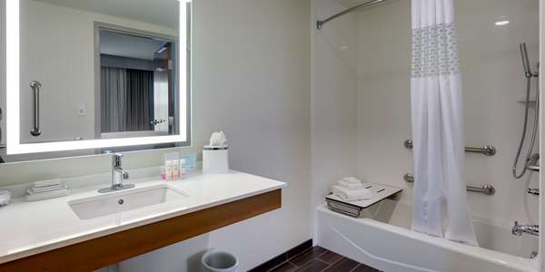  - Hampton Inn & Suites Papermill Drive Knoxville - I-40 & I-75, Exit 383