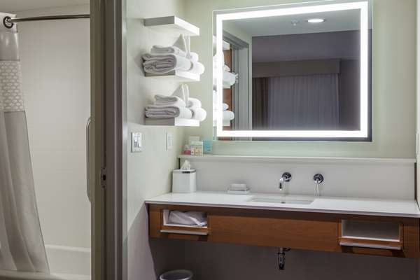  - Hampton Inn & Suites Papermill Drive Knoxville - I-40 & I-75, Exit 383