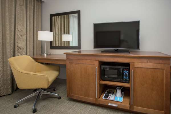  - Hampton Inn & Suites Papermill Drive Knoxville - I-40 & I-75, Exit 383