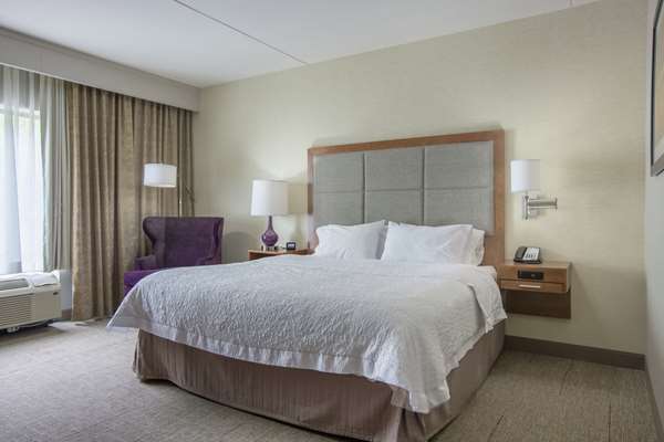  - Hampton Inn & Suites Papermill Drive Knoxville - I-40 & I-75, Exit 383