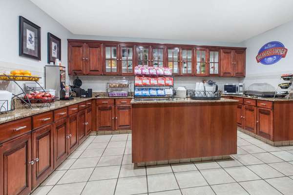  - Super 8 Hotel West Lubbock