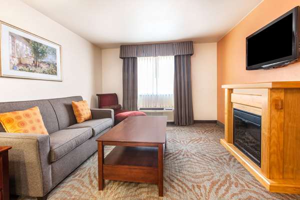 Suite - Super 8 Hotel West Lubbock