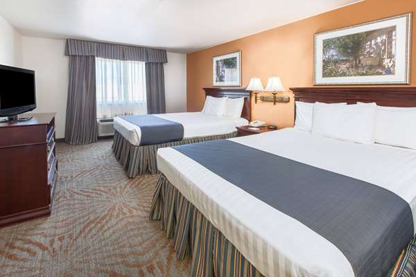 Suite - Super 8 Hotel West Lubbock