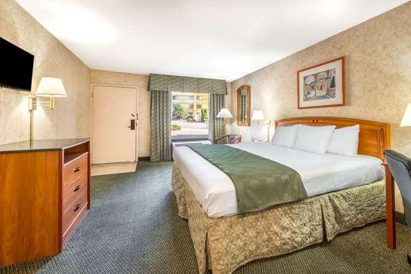 - Days Inn & Suites North Albuquerque - I-25, Exit 231