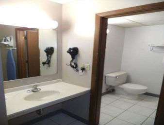  - Days Inn West Branch - I-80, Exit 254