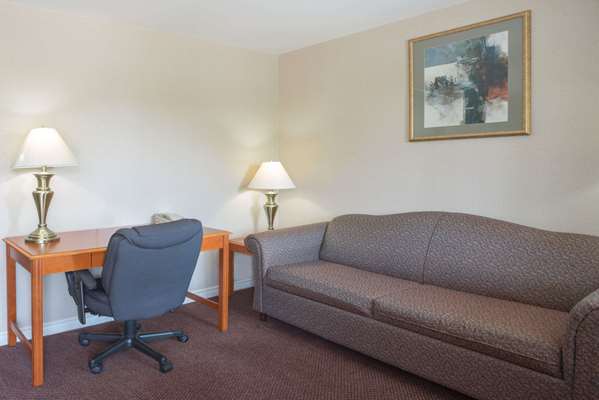  - Super 8 Motel Kingston