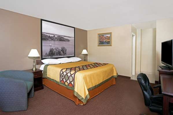  - Super 8 Motel Kingston