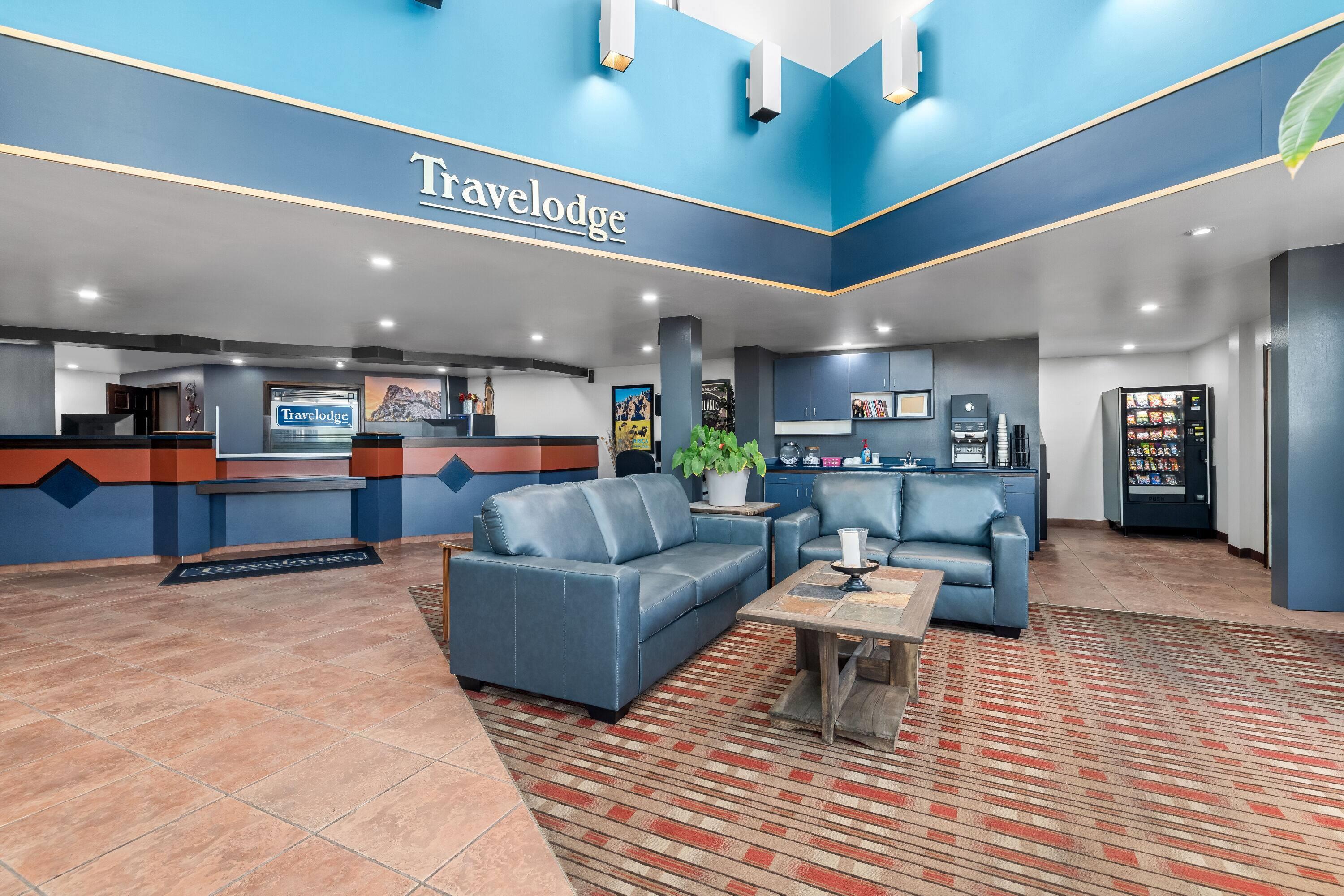 Lobby | Travelodge by Wyndham Rapid City