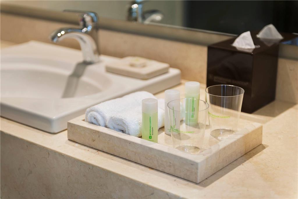 WYNDHAM GARDEN BARRANQUILLA-guestroom-Guest Room,Bathroom,On-Site.jpg