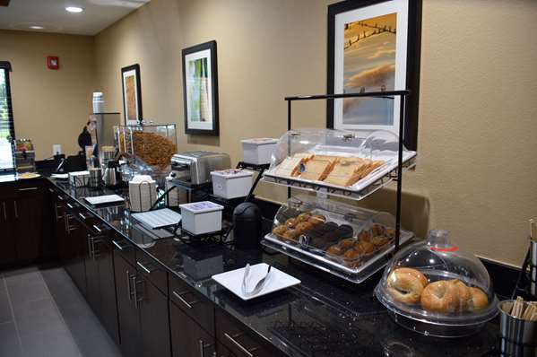 Restaurant - Best Western Plus Elmendorf Hotel