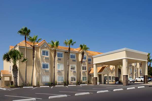 On-Site,Outdoor/Exterior,Parking,Day,Exterior View of Building