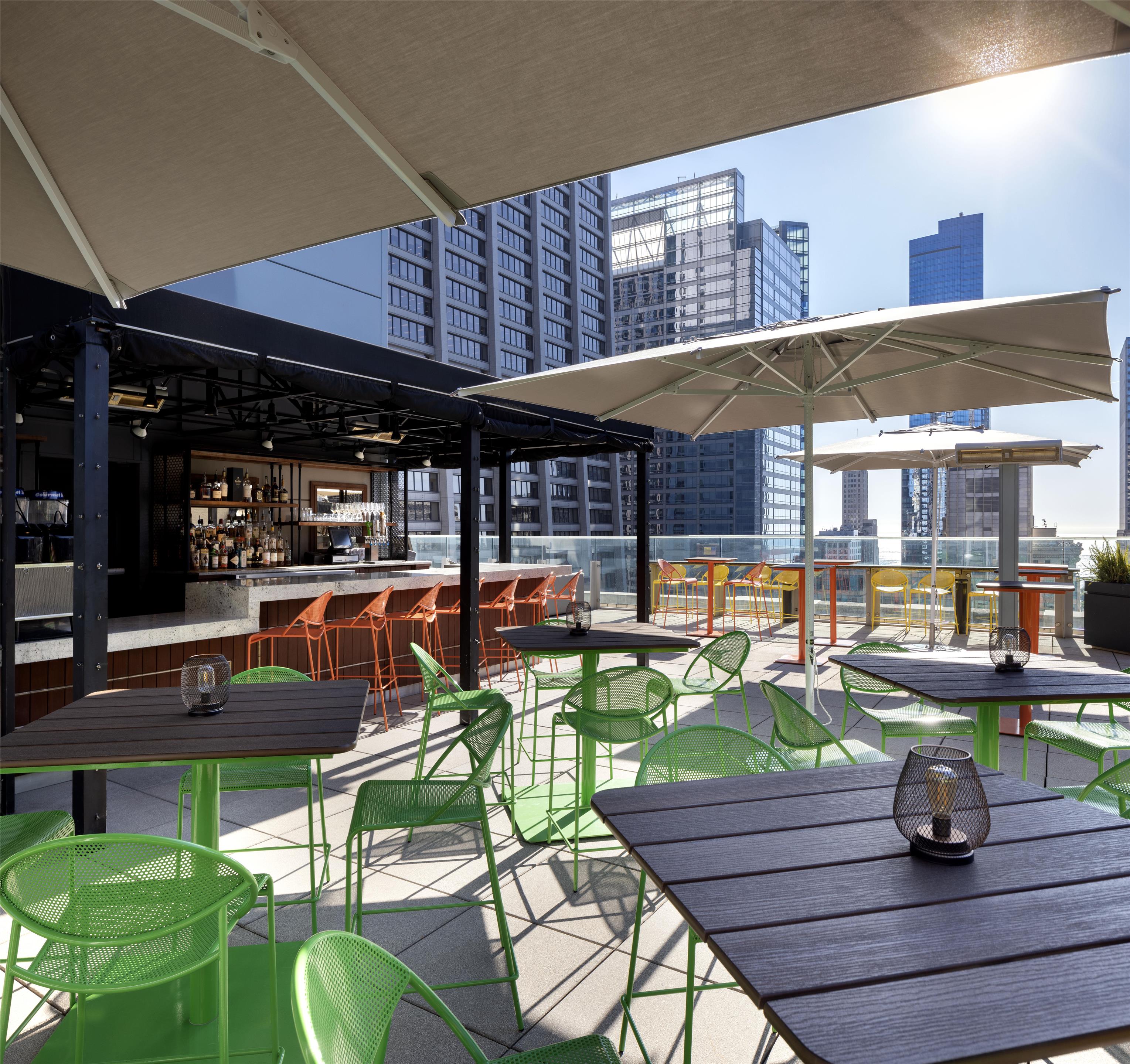 Bar Lounge | Hyatt Centric The Loop Chicago