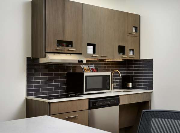 Suite - Hyatt House Hotel Downtown Atlanta- I-75 & I-85, Exit 249B & 249C