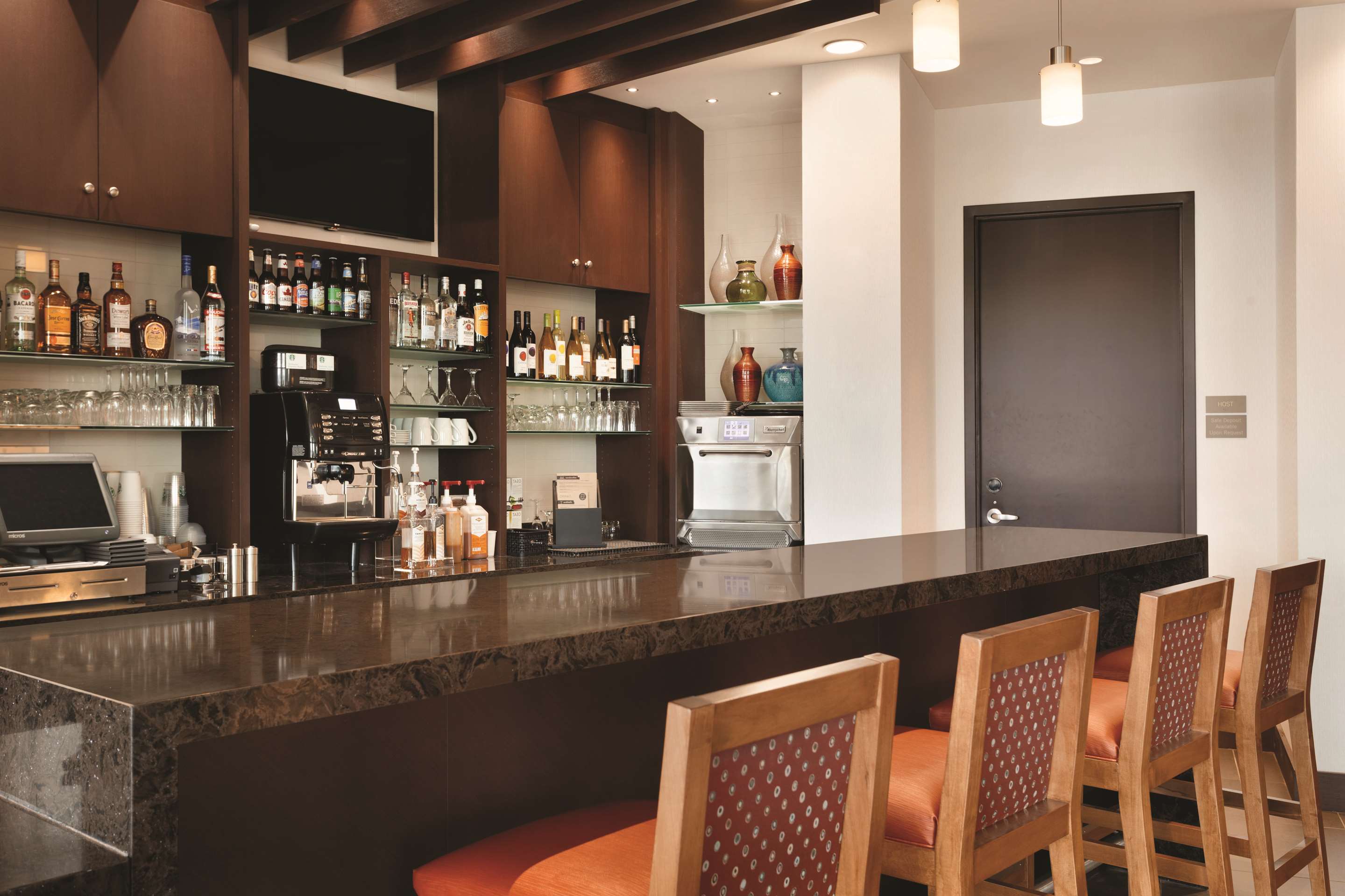 Bar Lounge | Hyatt Place Buffalo/Amherst