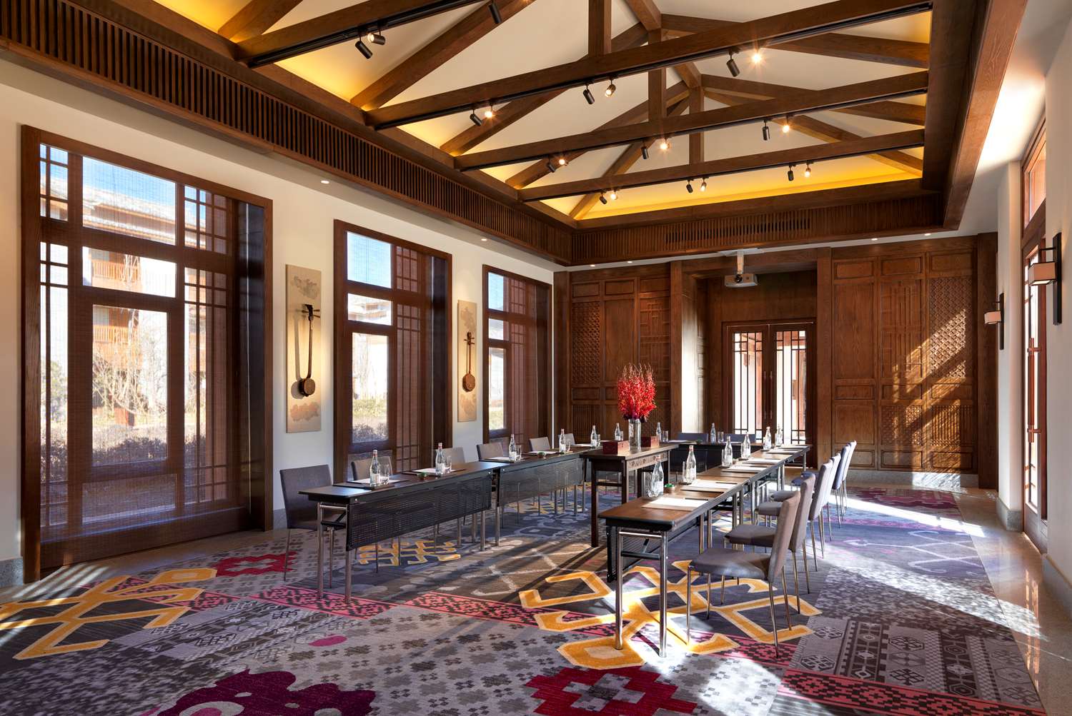 JINMAO HOTEL LIJIANG - Photo 17