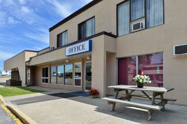 Exterior view - Canadas Best Value Inn Whitecourt