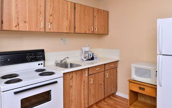 Suite - Canadas Best Value Inn Whitecourt