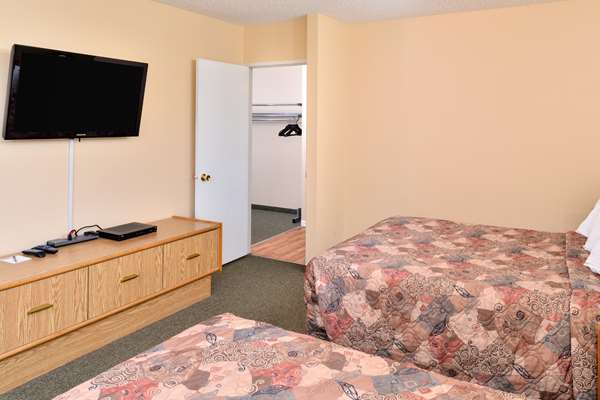 Suite - Canadas Best Value Inn Whitecourt