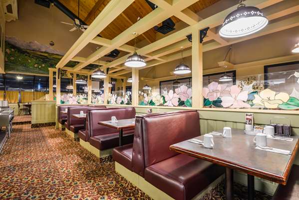 Restaurant - Canadas Best Value Inn Whitecourt