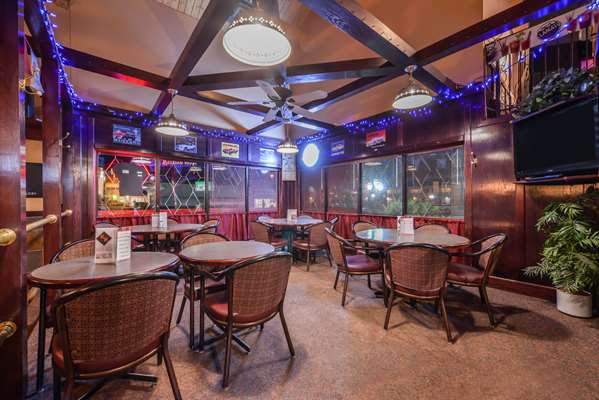 Bar - Canadas Best Value Inn Whitecourt