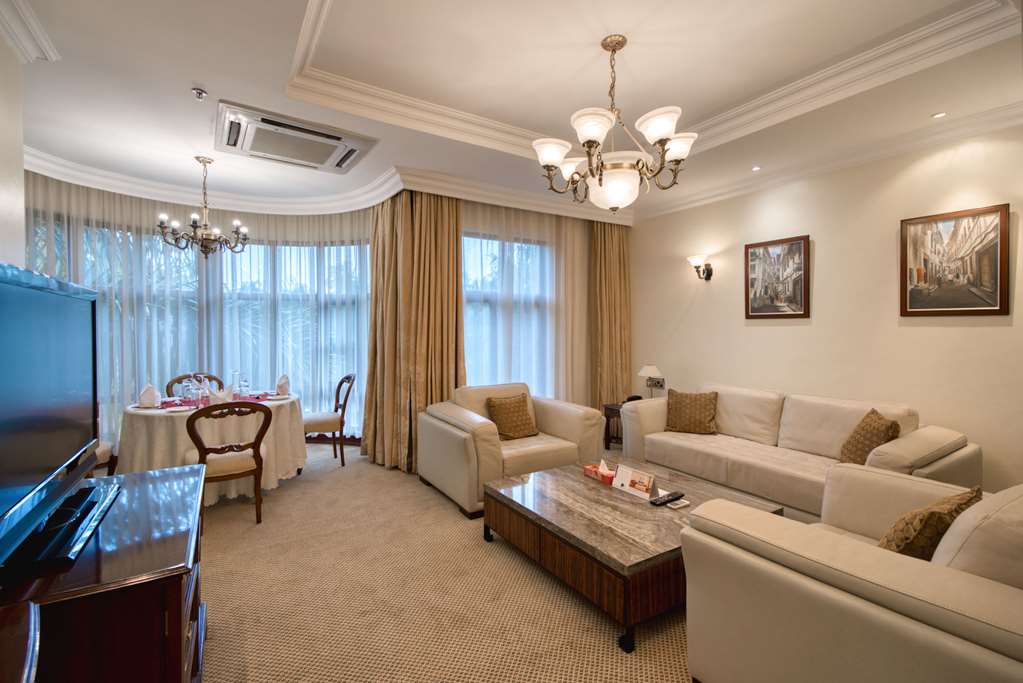 KIBO PALACE HOTEL-guestroom-Guest Room,Suite,On-Site.jpg
