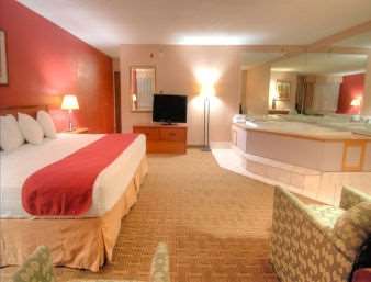 Suite - Baymont Inn & Suites Springfield