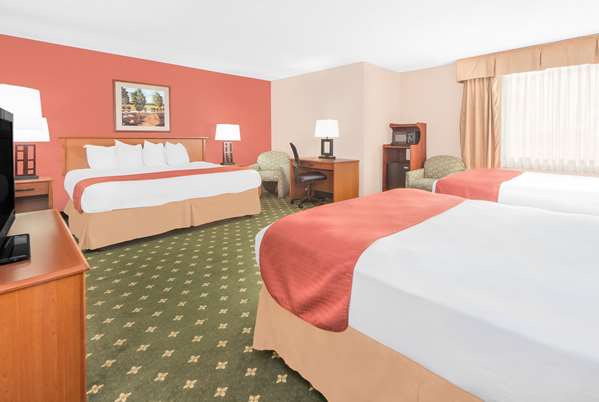 Suite - Baymont Inn & Suites Springfield