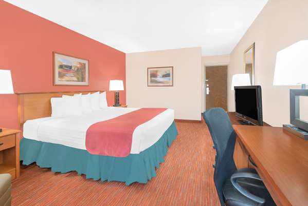  - Baymont Inn & Suites Springfield