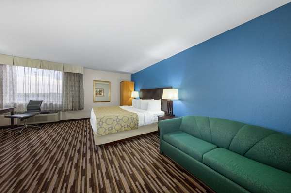 Suite - Baymont Inn & Suites Springfield