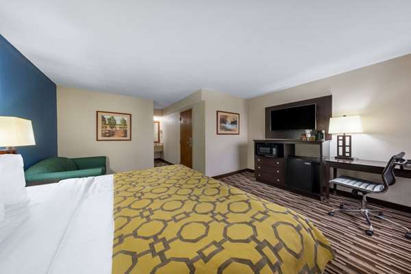 Suite - Baymont Inn & Suites Springfield