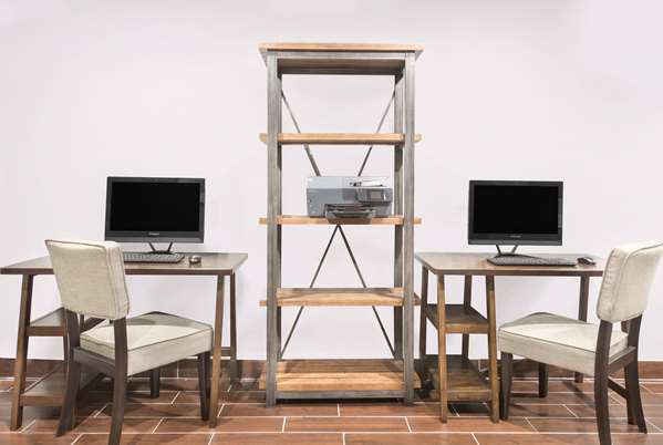 Conference Area - Baymont Inn & Suites Springfield