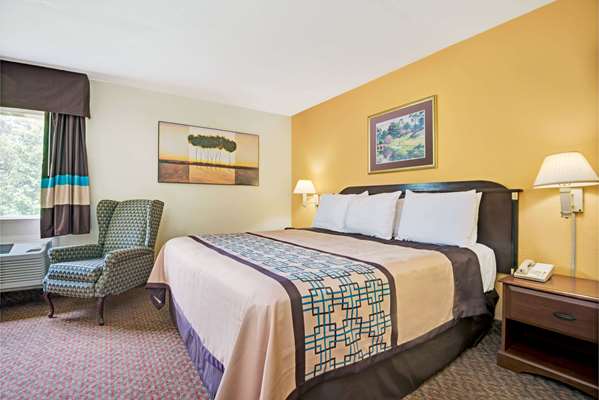  - Days Inn Siler City