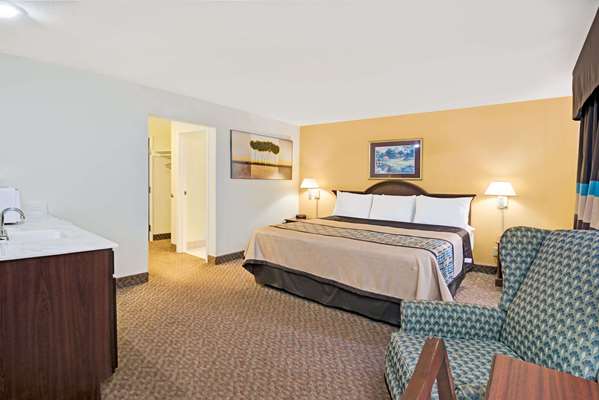 Suite - Days Inn Siler City