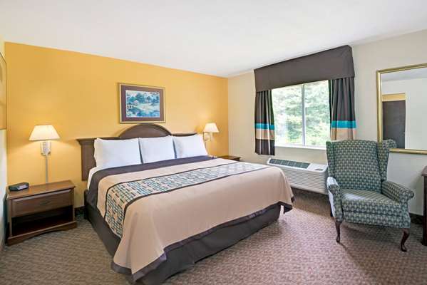 Suite - Days Inn Siler City