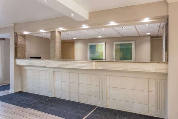  - Days Inn & Suites Roseville