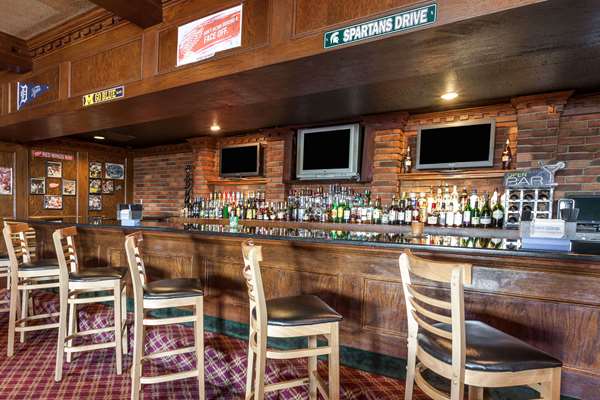 Bar - Days Inn & Suites Roseville