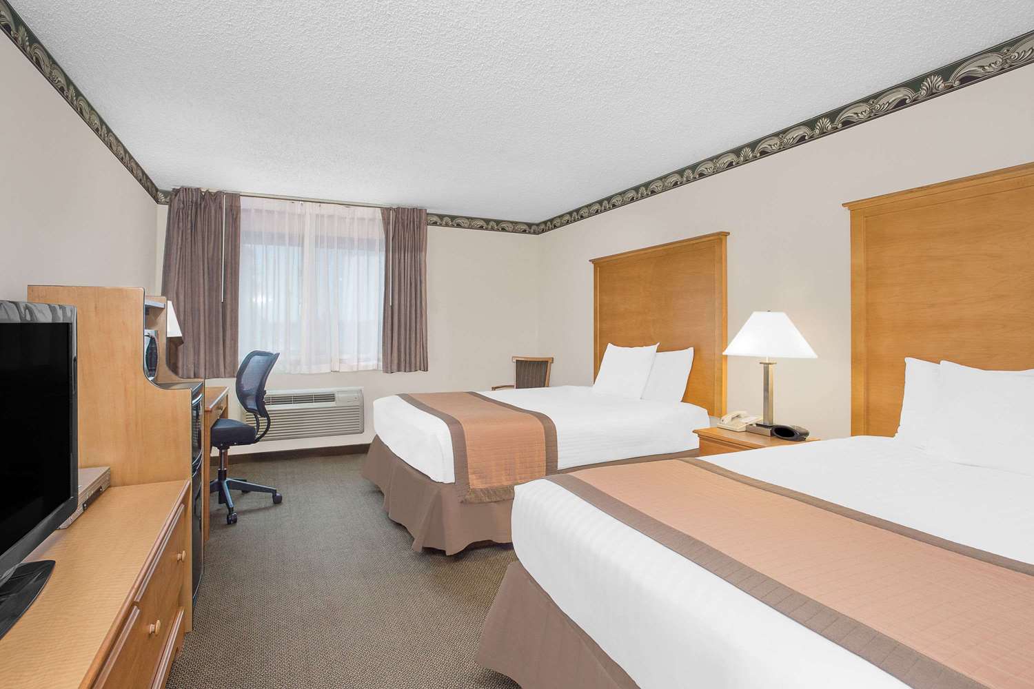 Ramada Hotel Waupaca, WI See Discounts