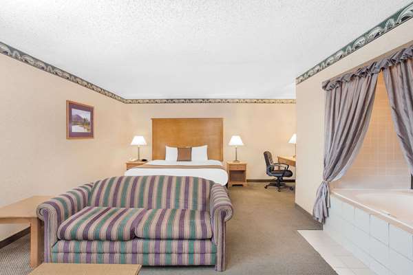Suite - Ramada Hotel Waupaca