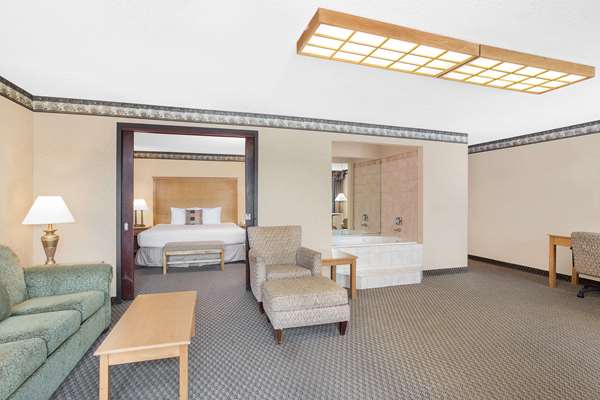 Suite - Ramada Hotel Waupaca