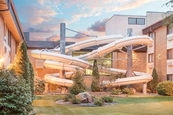  - Ramada Hotel Waupaca