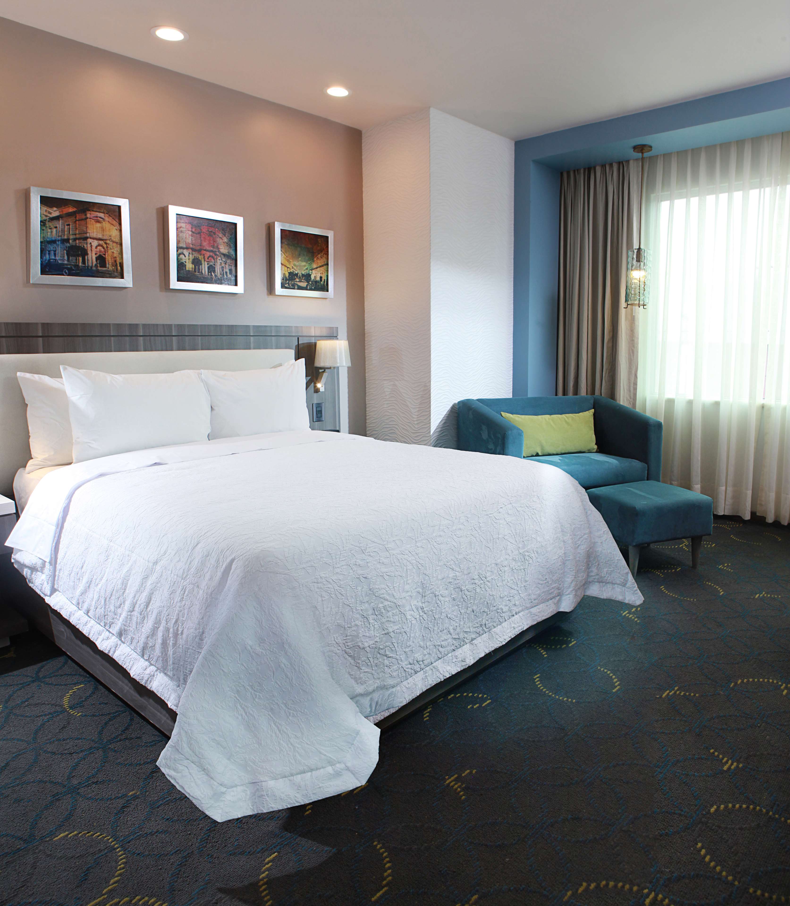 Hampton Inn & Suites by Hilton Aguascalientes Room Type - 1 QUEEN ACC ROLLIN SHWR NS