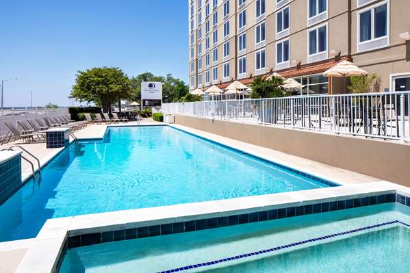 Pool - DoubleTree by Hilton Hotel Biloxi - I-110, Exit 1B
