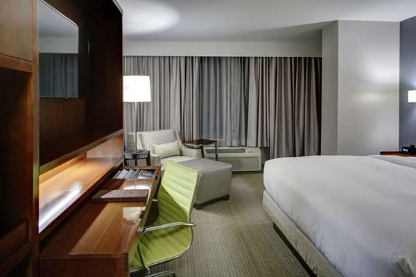  - DoubleTree by Hilton Hotel Biloxi - I-110, Exit 1B